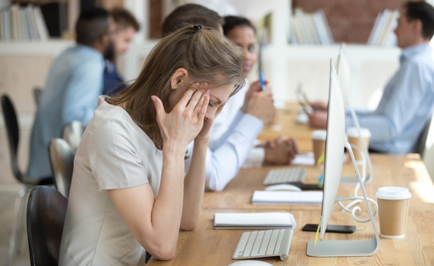 Charge mentale au travail : comment la détecter et la combattre