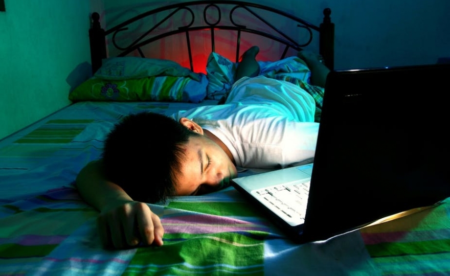 Manque de sommeil : à l’adolescence, comment remettre les pendules à l’heure ?