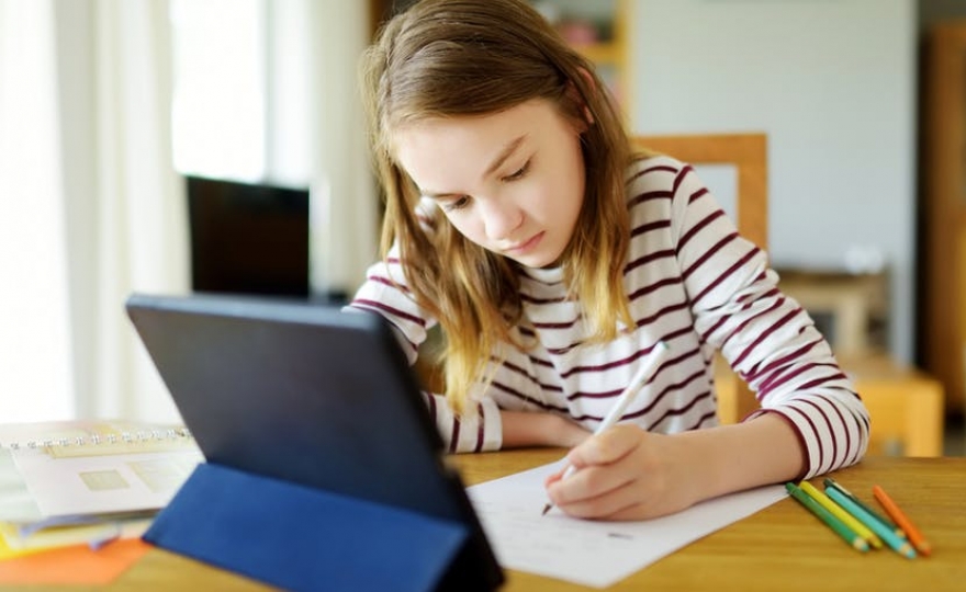 Débat : Pourquoi le numérique doit s’apprendre à l’école