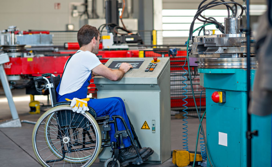 Les politiques publiques qui encouragent l’emploi des personnes handicapées fonctionnent-elles en France ?