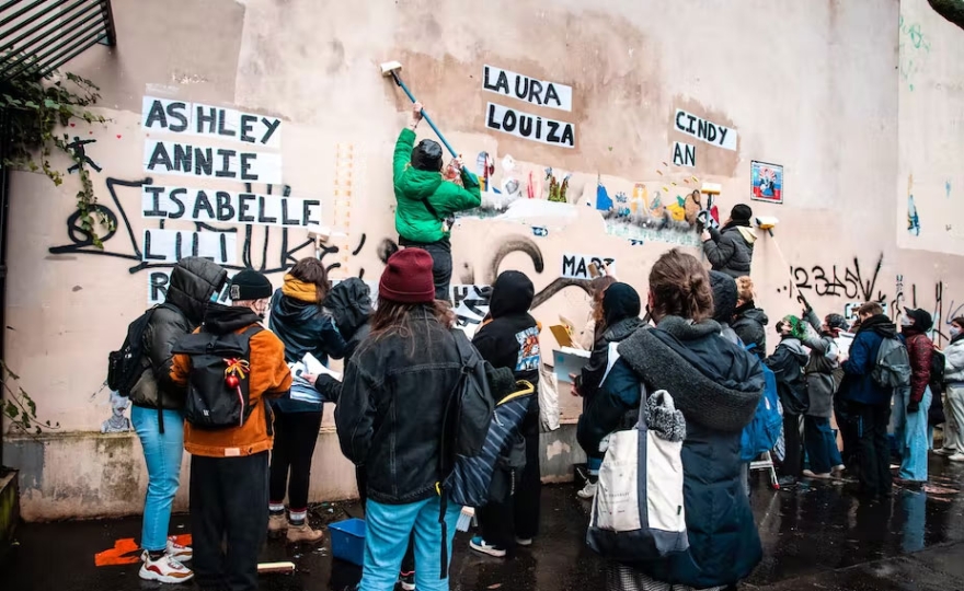 Collages féministes : lutter contre la violence, ça s’organise !