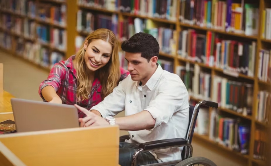 Ce que les étudiants en situation de handicap disent des aménagements qu’on leur propose