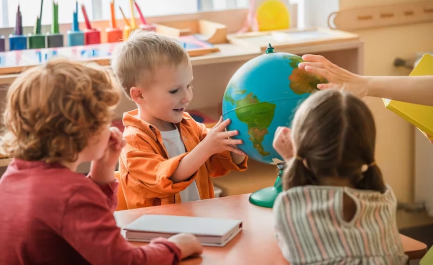 La pédagogie Montessori est-elle efficace ? Ce que nous disent les recherches scientifiques