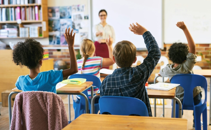 Pollution de l’air en classe : quel impact sur les apprentissages des élèves ?