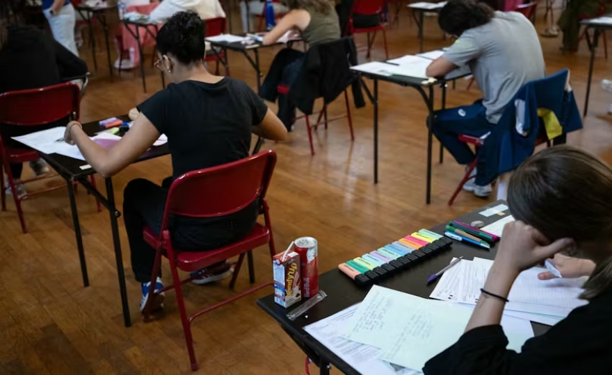 Notation au bac : pourquoi tant de difficultés à trouver la bonne formule d’examen ?