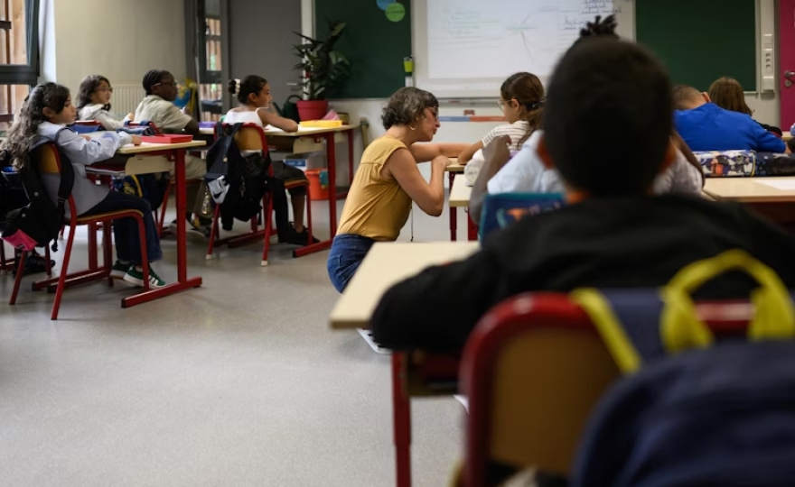 Devenir enseignant : une identité professionnelle à façonner