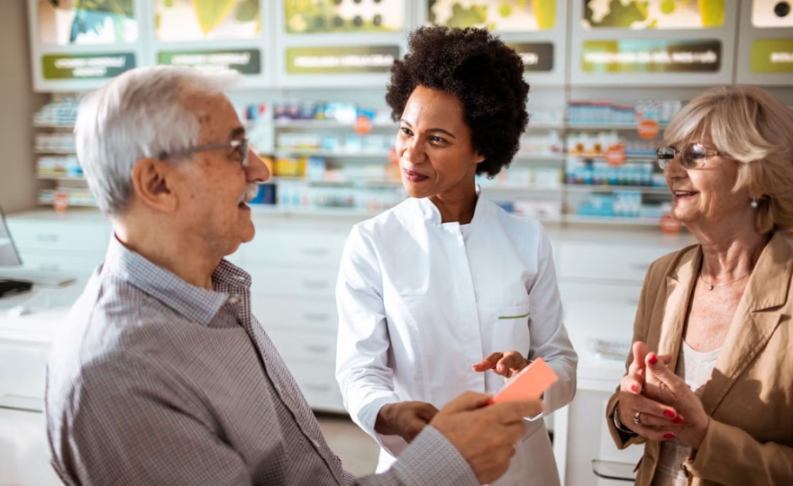 Visite à la pharmacie, dans une structure sociale, chez le généraliste… profiter des interactions du quotidien pour faire de la prévention en santé
