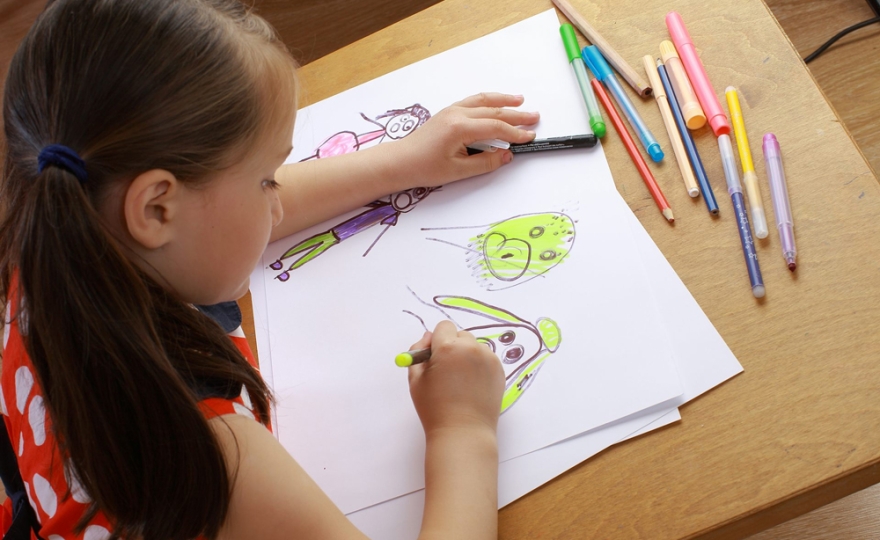 Le dessin peut‑il révéler qu’un enfant est victime d’abus sexuels ? Ce que disent vraiment les recherches