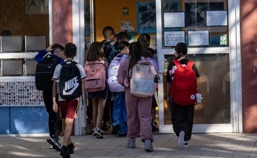 Un questionnaire de l’éducation nationale sur les violences sexuelles : un outil de repérage, mais peut‑il vraiment entendre les enfants ?